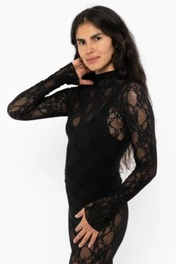 FNS306 - Floral Lace Long Sleeve Top -Builtd Store FNS300 Black4