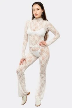 FNS300 - Floral Lace Flare Leggings 28 FNS300 - Floral Lace Flare Leggings -Builtd Store FNS300 OffWhite2