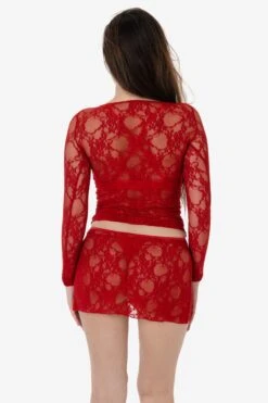 FNS344 - Floral Lace Long Sleeve Boatneck Top 8 FNS344 - Floral Lace Long Sleeve Boatneck Top -Builtd Store FNS344 MORELLO 3